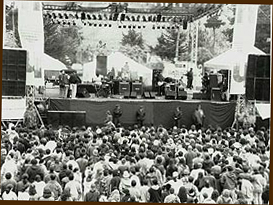 [IMAGE - the stage &copy; Simon Stettner]